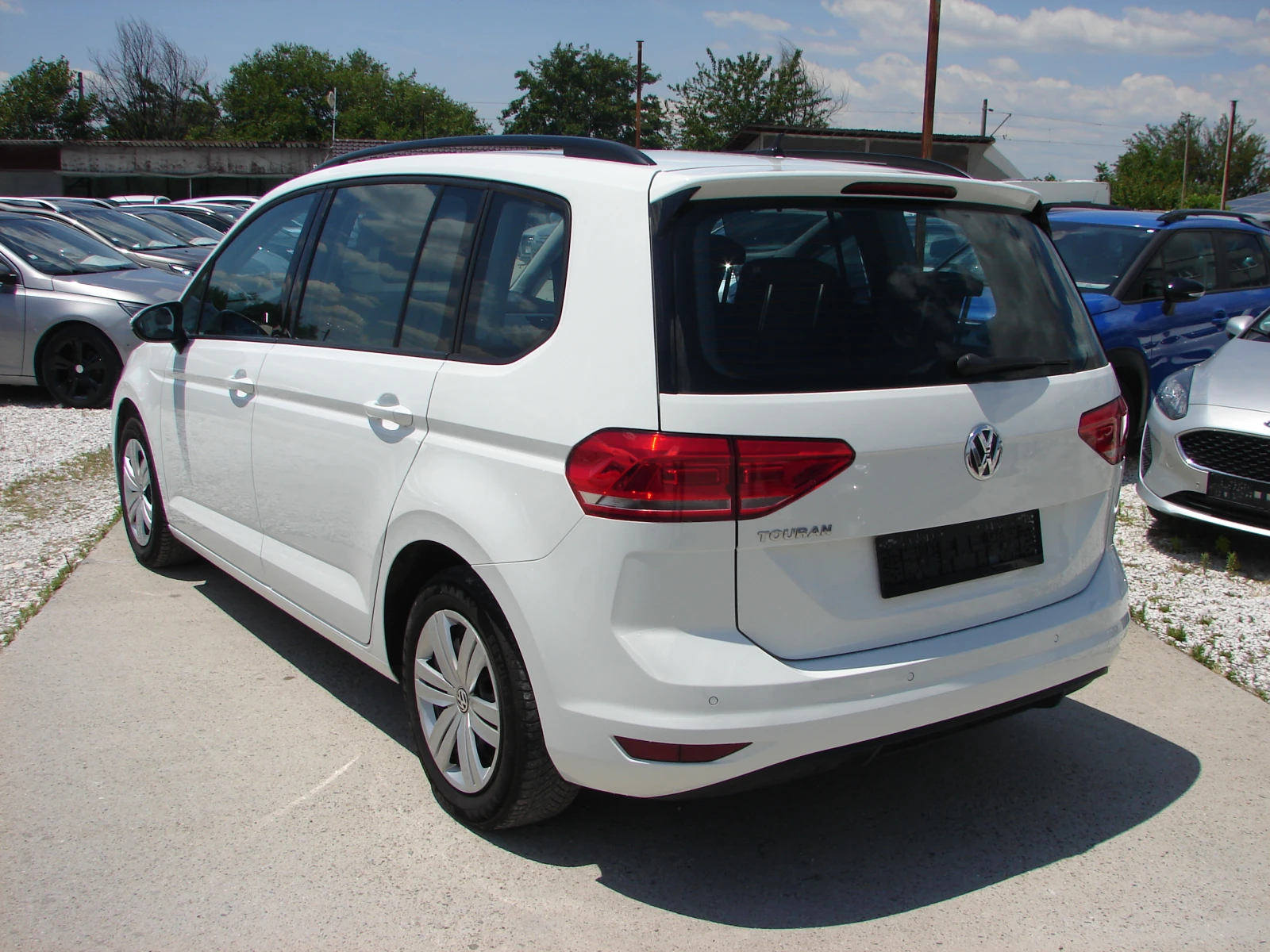 VW Touran AUTO 7МЕСТЕН, снимка 4 - Автомобили и джипове - 55115290