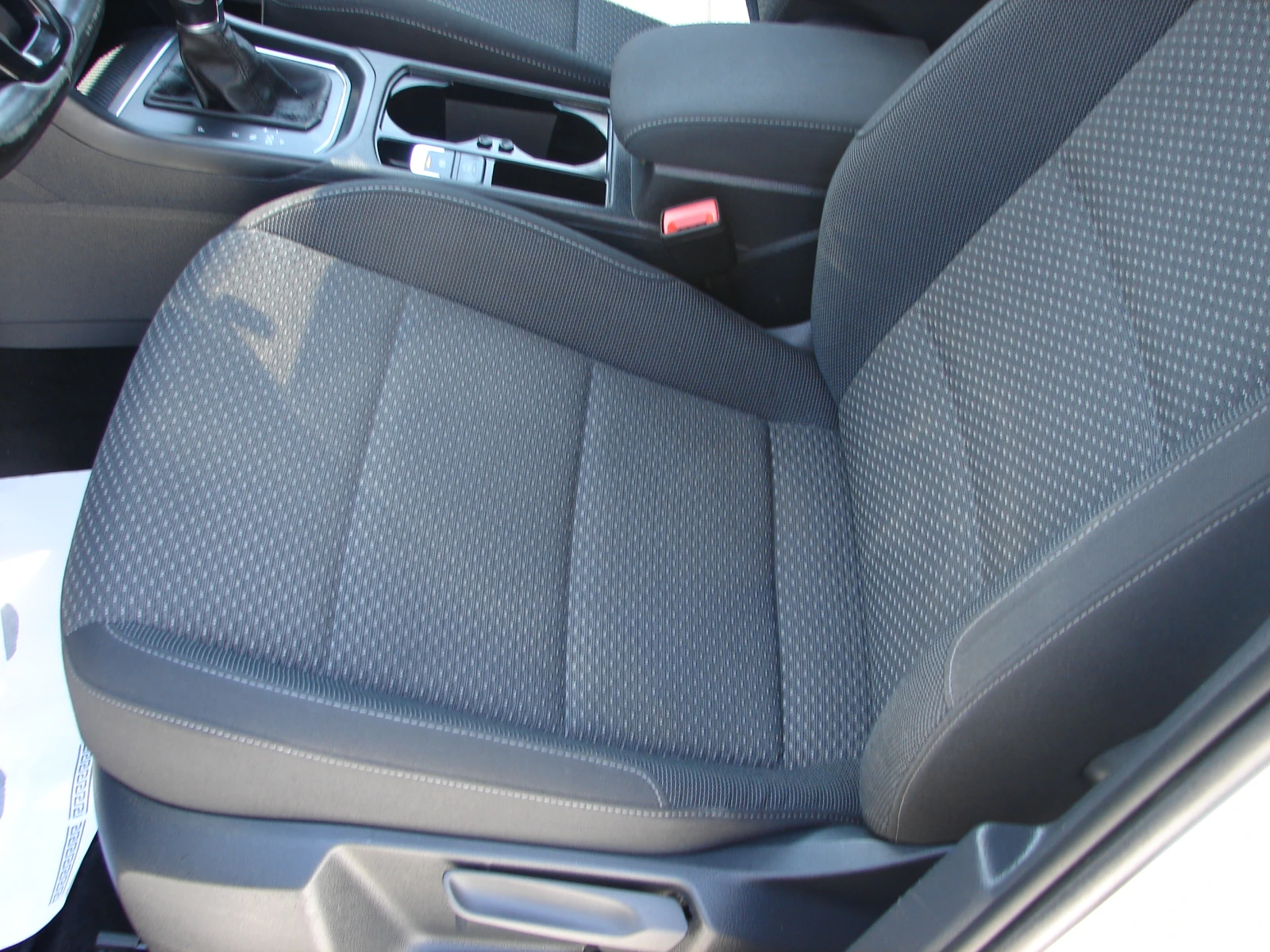 VW Touran AUTO 7МЕСТЕН, снимка 12 - Автомобили и джипове - 55115290