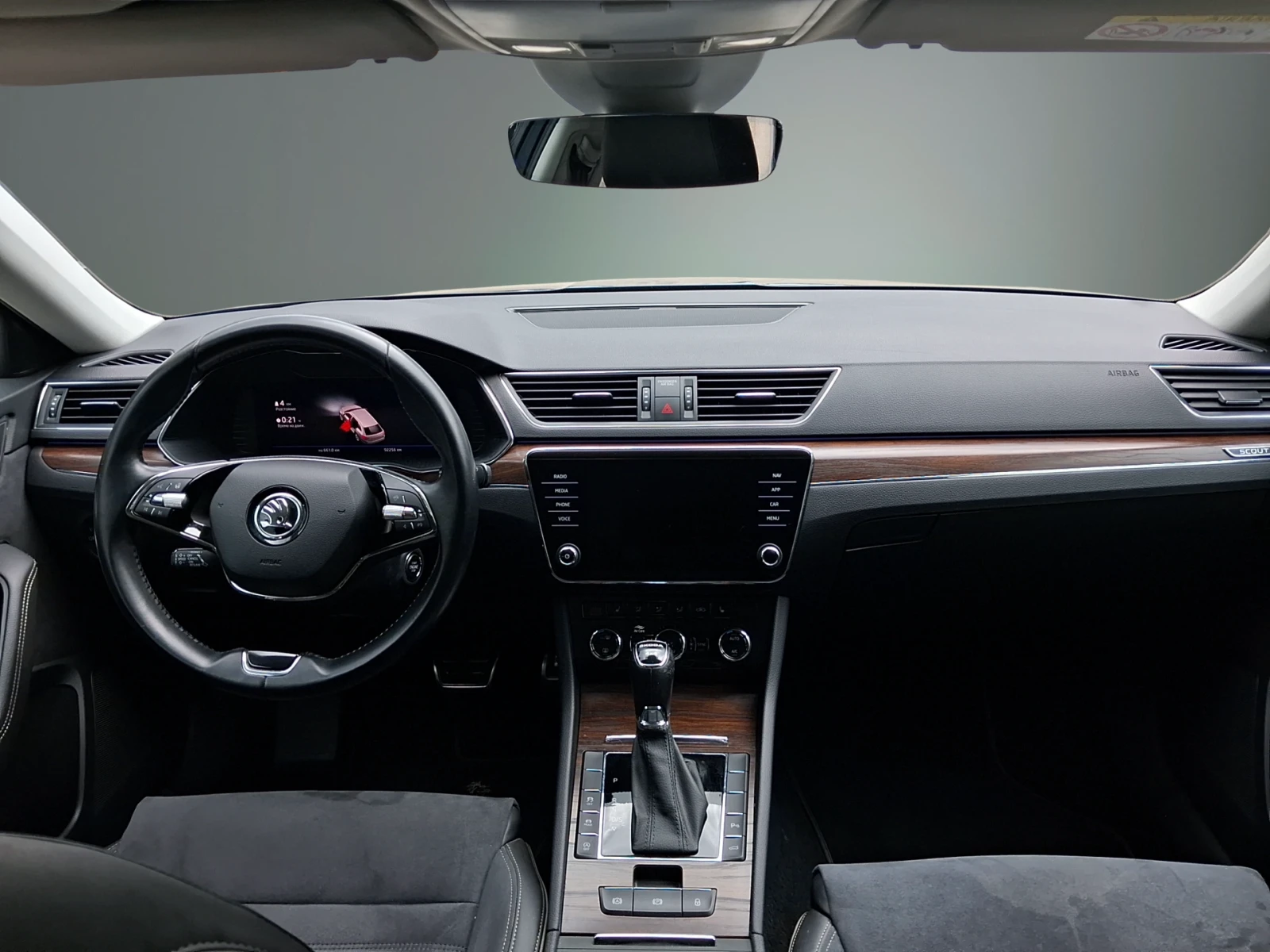 Skoda Superb  Скаут 2, 0 TDI, 200 к.с., 7D, снимка 11 - Автомобили и джипове - 55136346