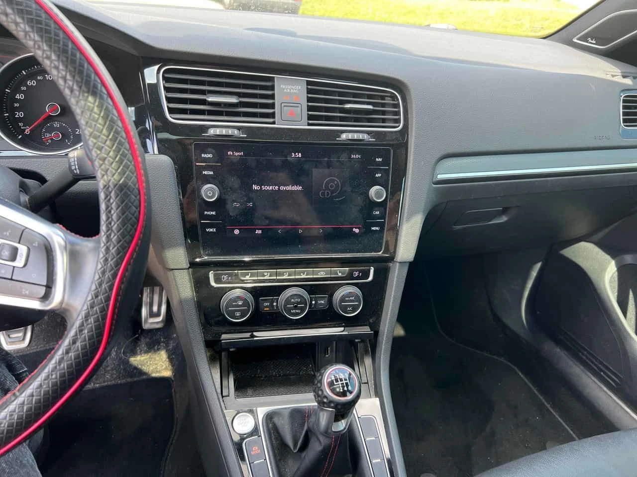 VW Golf * CARFAX * ОПЦИЯ ЗА ФИНАНСИРАНЕ, снимка 9 - Автомобили и джипове - 55161199