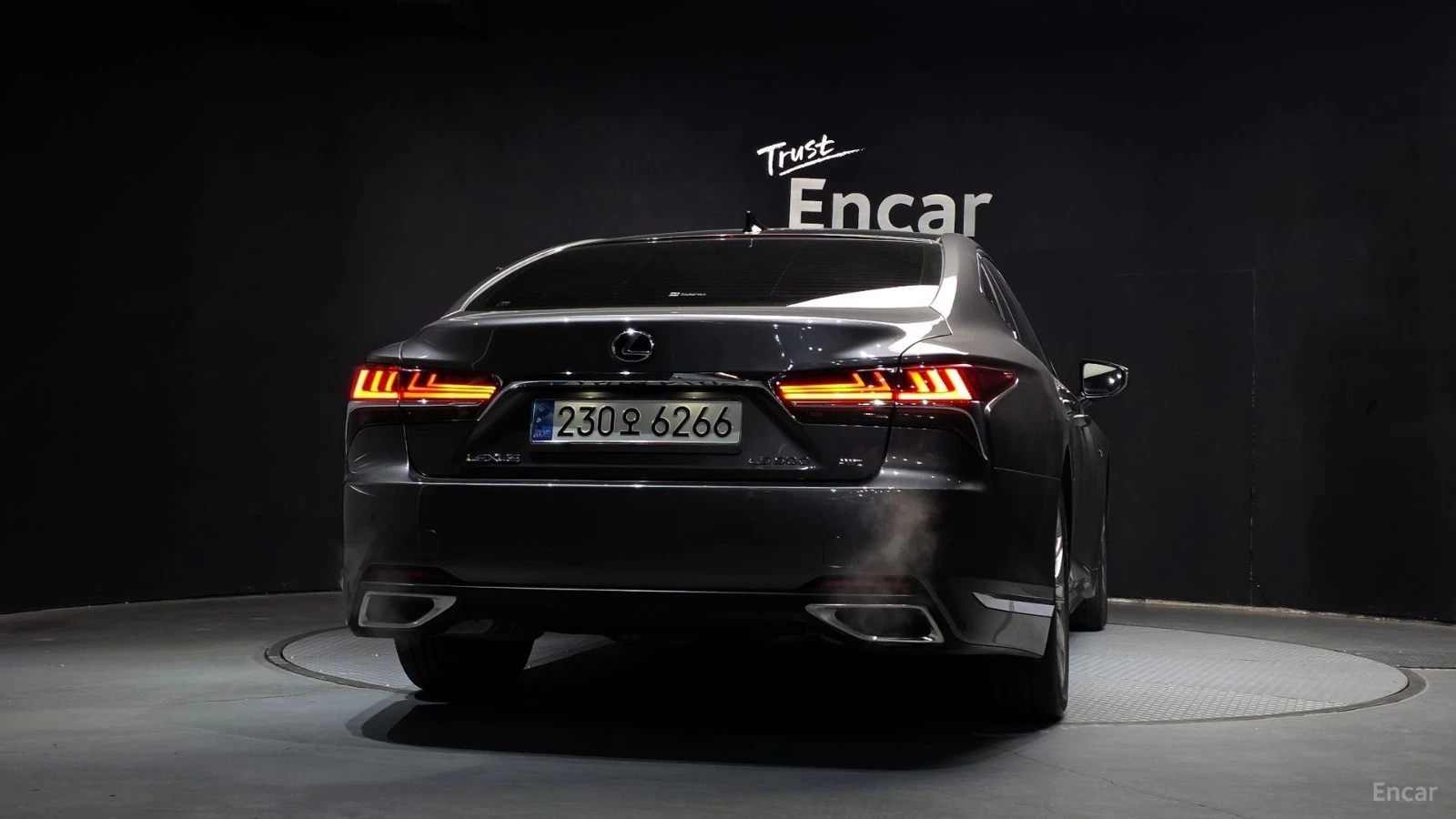 Lexus LS 500 LUXURY* AWD* ПОДГРЕВ* ОБДУХВАНЕ* МАСАЖИ* ПАНО* 360, снимка 4 - Автомобили и джипове - 55640453