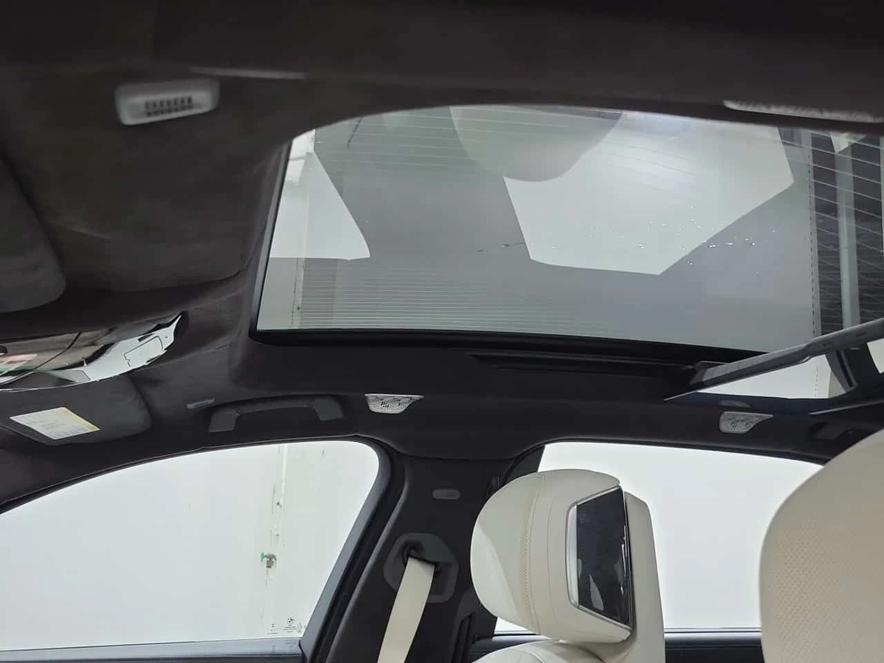 BMW i7 * XDRIVE60 * CARFAX * ��� ������������ ������ | Mobile.bg � ����������� 13