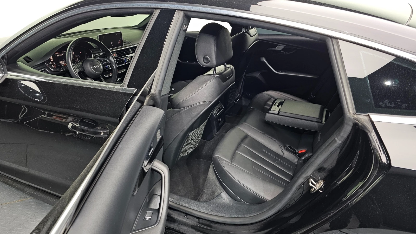 Audi A5 2.0 45TFSI Quattro , снимка 10 - Автомобили и джипове - 56163236