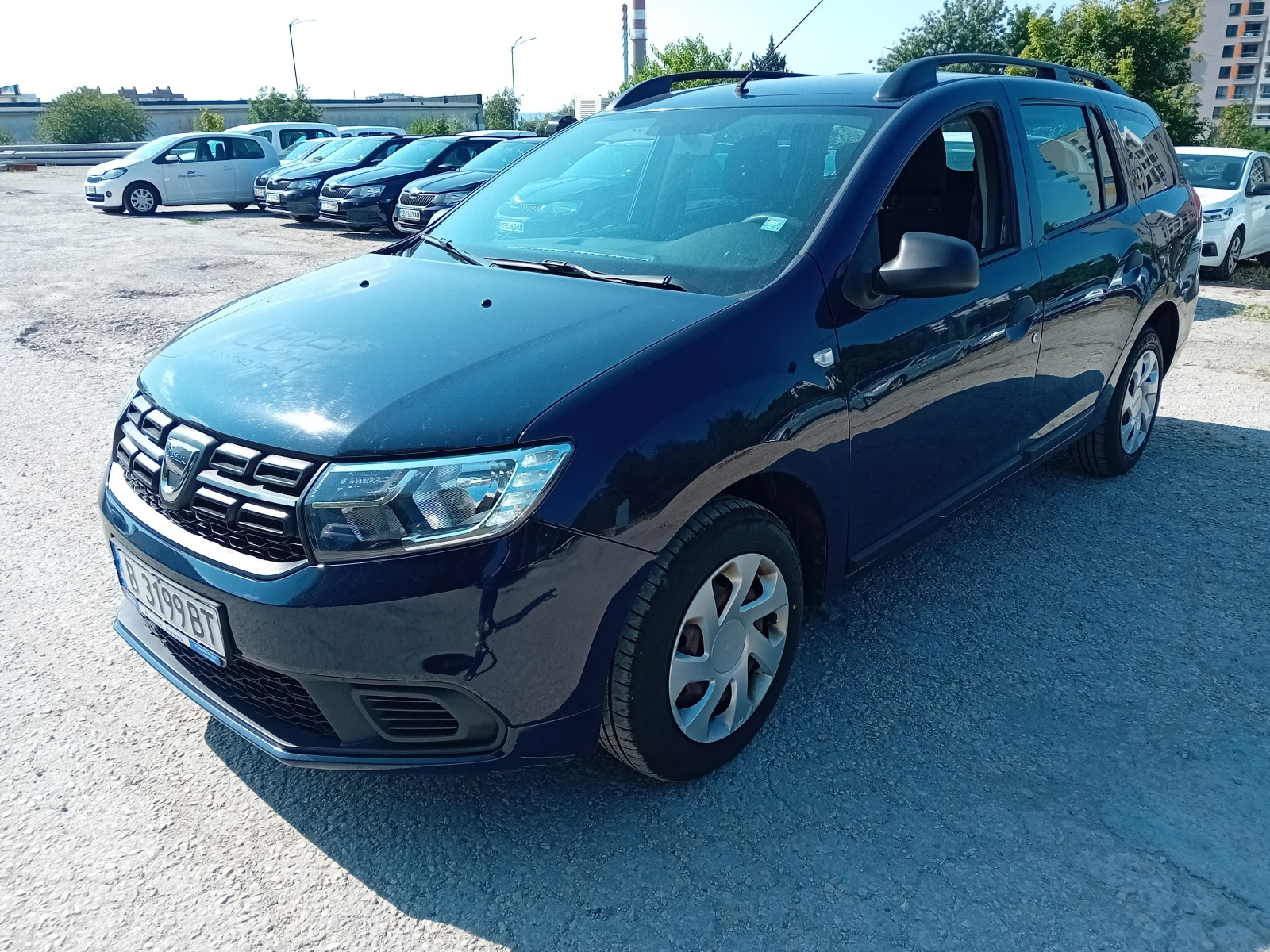 Dacia Logan, снимка 3 - Автомобили и джипове - 56410133