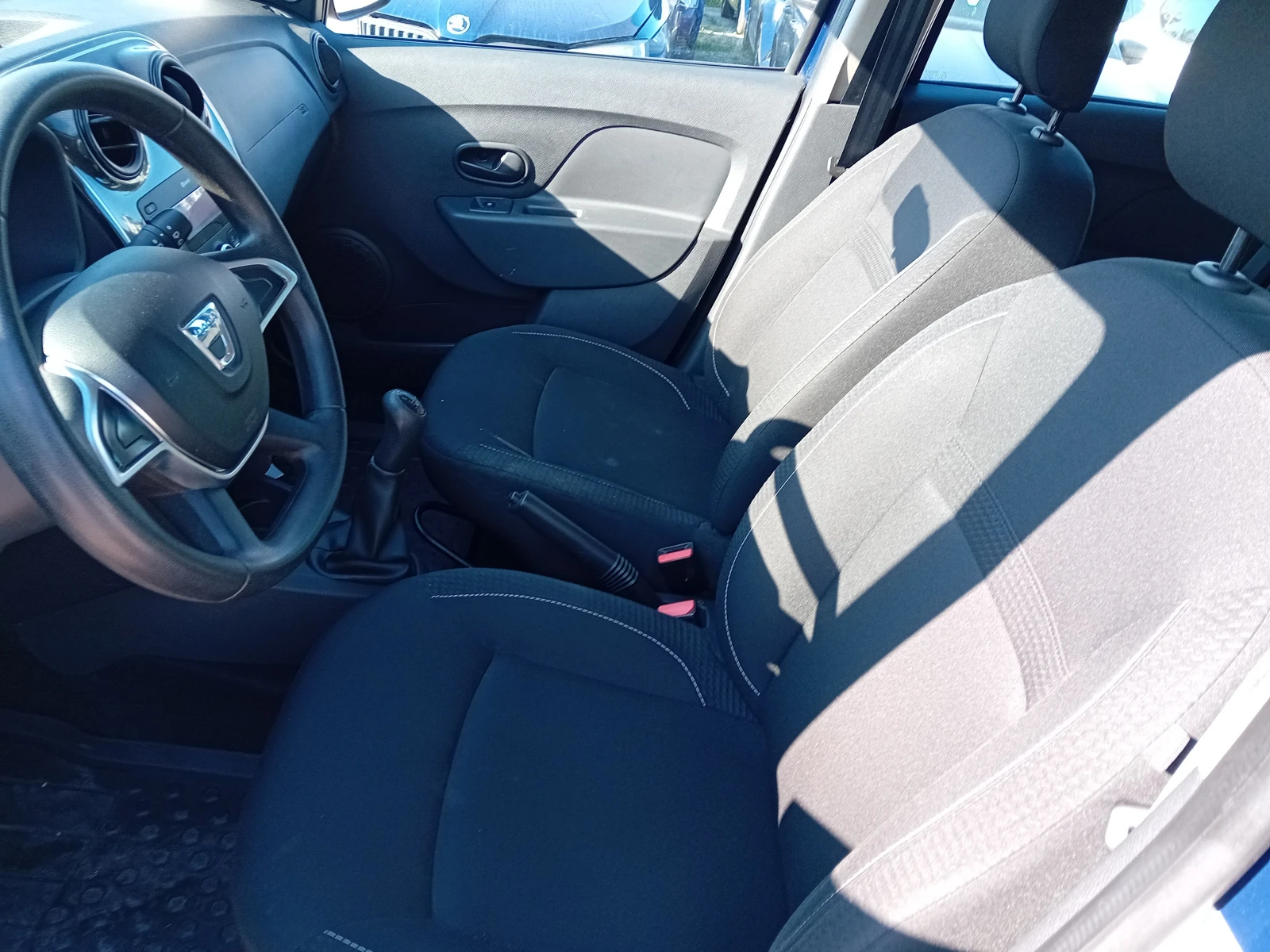 Dacia Logan, снимка 8 - Автомобили и джипове - 56410133
