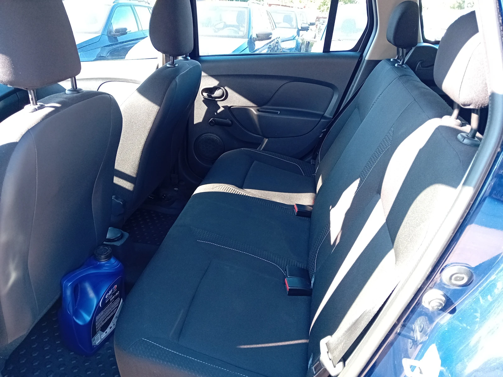 Dacia Logan, снимка 10 - Автомобили и джипове - 56410133