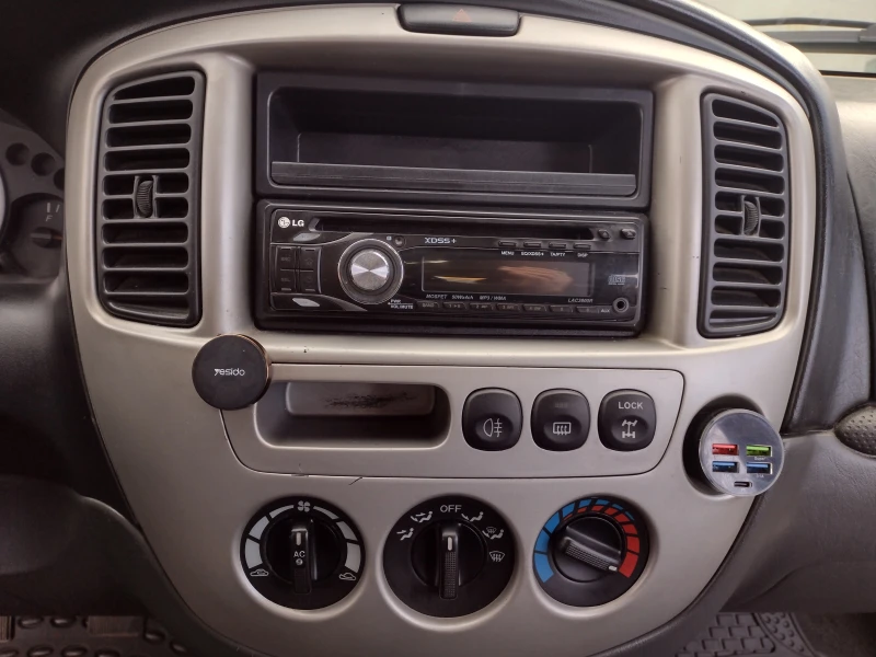 Mazda Tribute, снимка 10 - Автомобили и джипове - 52926797