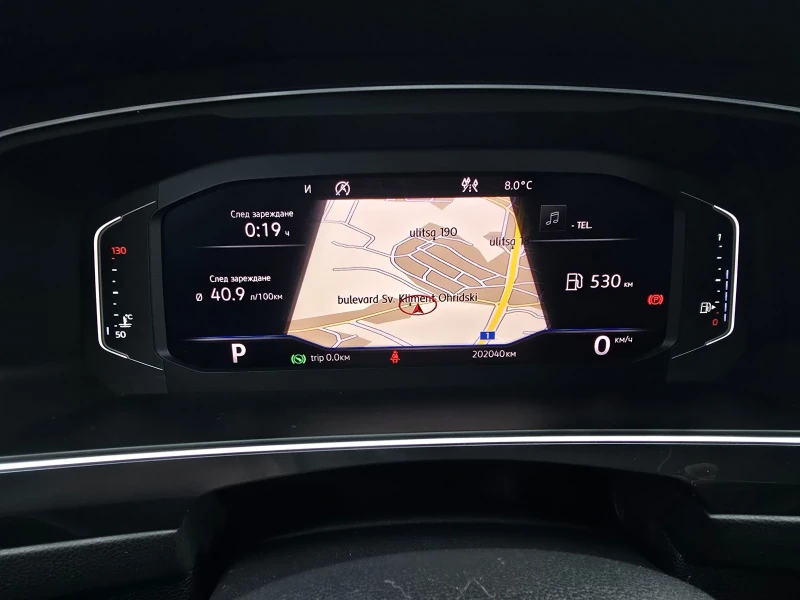 VW Tiguan R-LINE/DIGITAL/CAMERA/KEYLESS, снимка 16 - Автомобили и джипове - 53466428