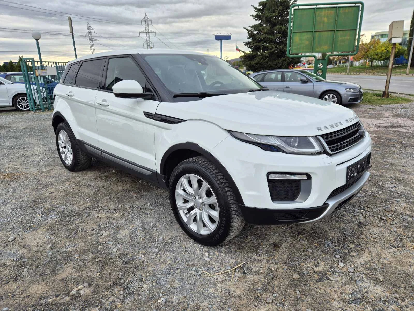 Land Rover Range Rover Evoque 2.0d - изображение 7