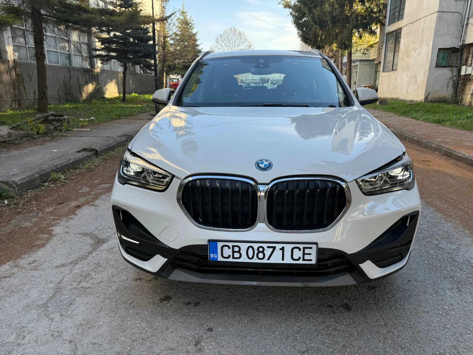 BMW X1 1.5plug-in hyb 4x4 - изображение 2