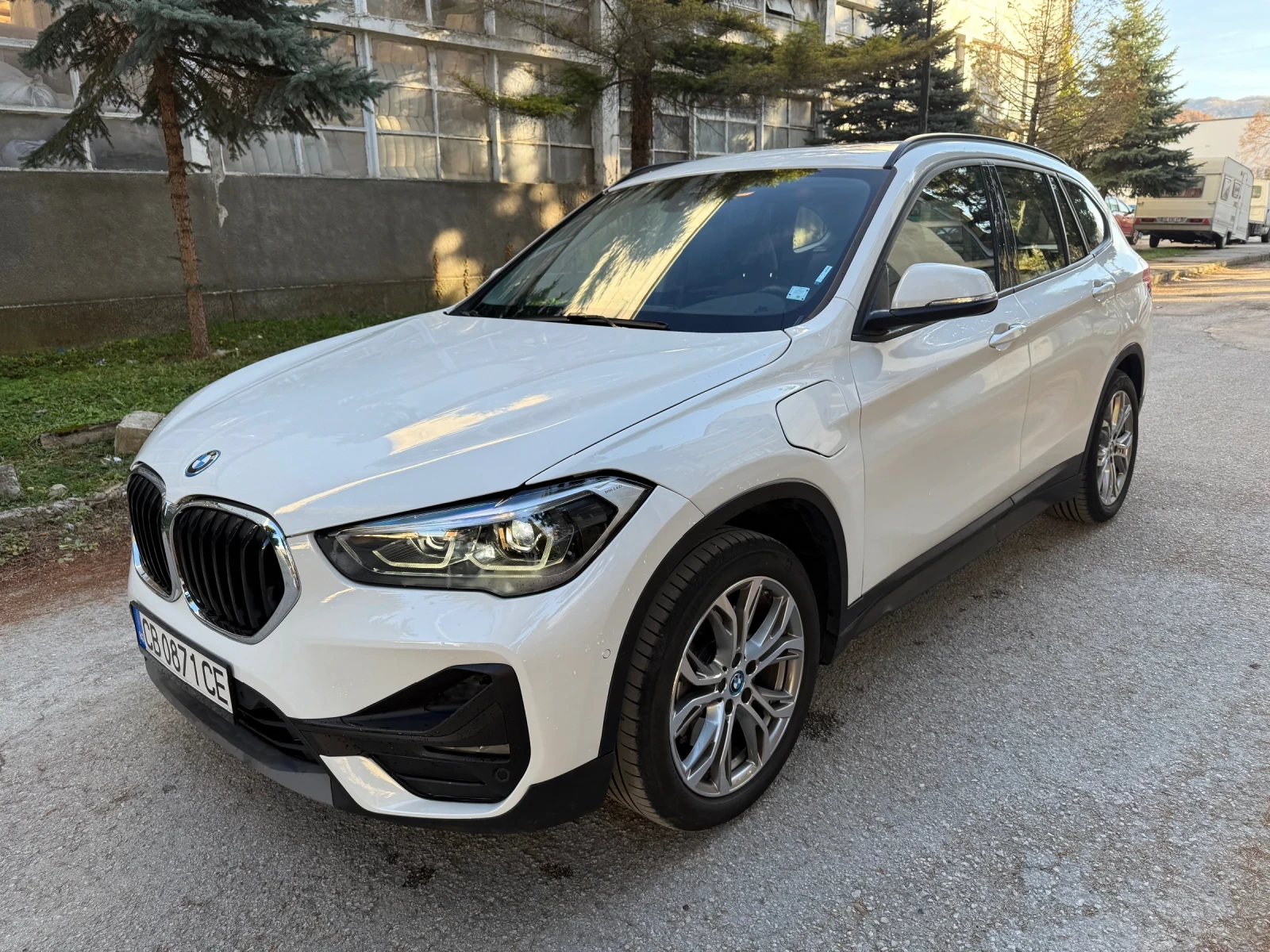 BMW X1 1.5plug-in hyb 4x4 - изображение 3