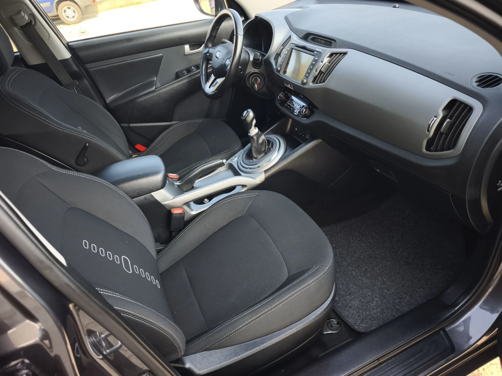 Kia Sportage 1.6i LPG FACE FULL SERVICE NEW !!!, снимка 9 - Автомобили и джипове - 54148957