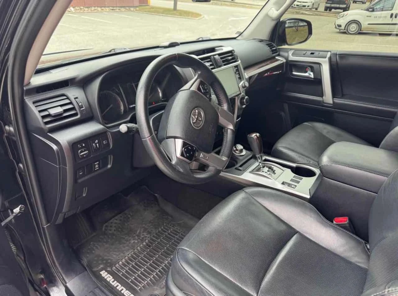 Toyota 4runner * 4WD * PANO* KEYLESS* ПОДГРЕВ* , снимка 5 - Автомобили и джипове - 54376652