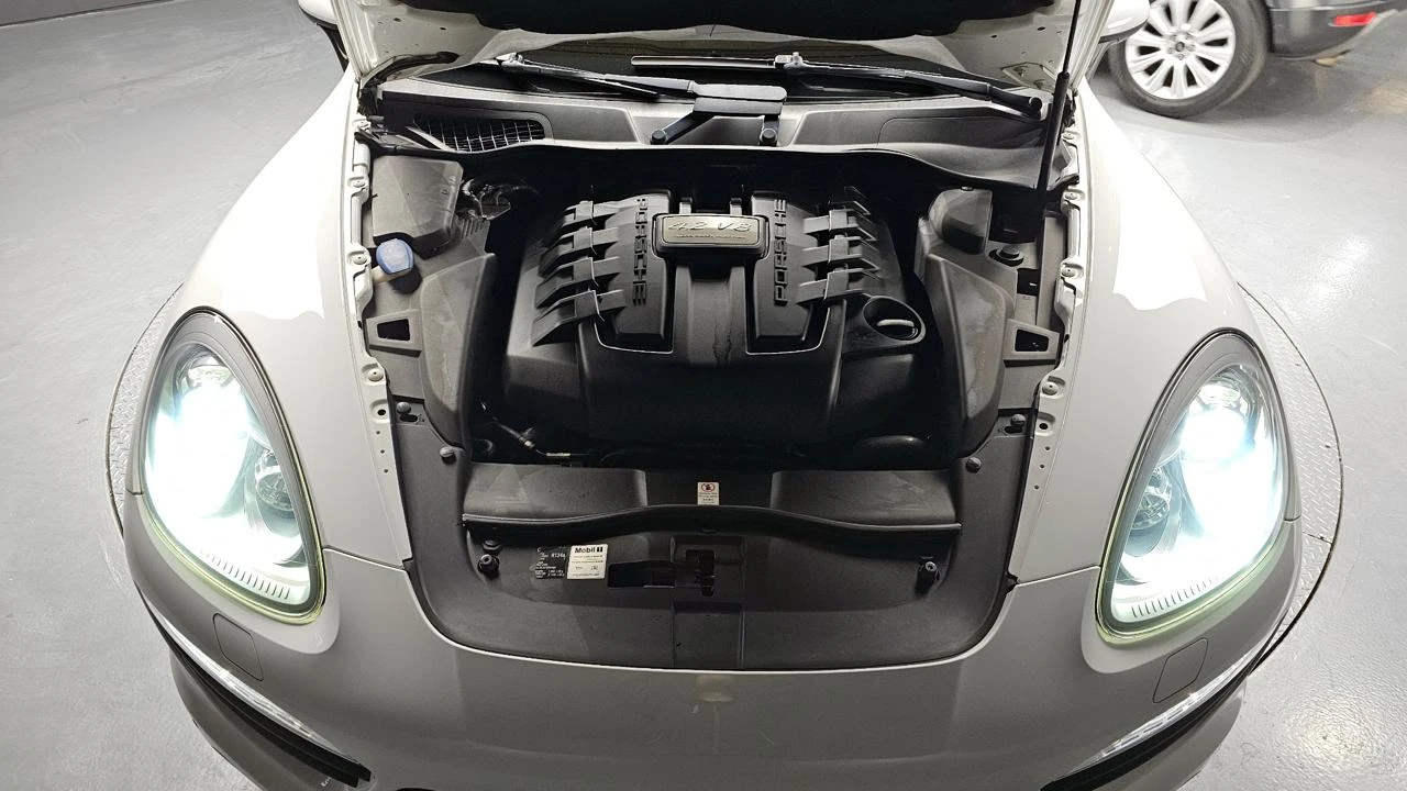 Porsche Cayenne 4.2S Diesel* Обдухване* Bose* Въздух* Пано, снимка 17 - Автомобили и джипове - 54752749