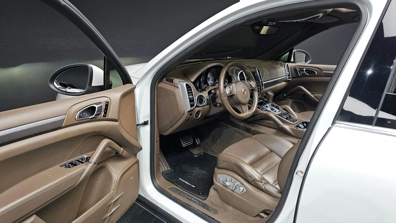 Porsche Cayenne 4.2S Diesel* Обдухване* Bose* Въздух* Пано, снимка 6 - Автомобили и джипове - 54752749