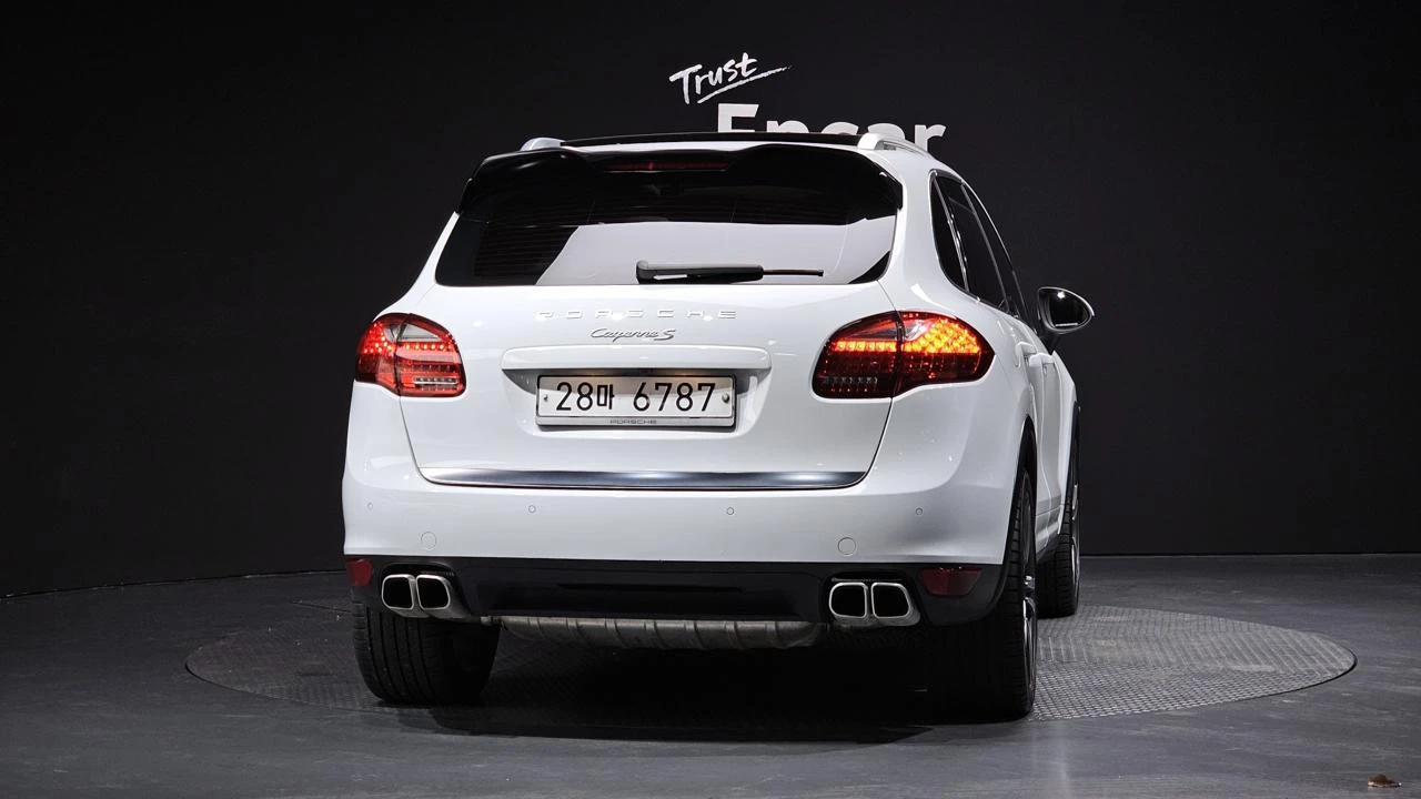 Porsche Cayenne 4.2S Diesel* Обдухване* Bose* Въздух* Пано, снимка 4 - Автомобили и джипове - 54752749