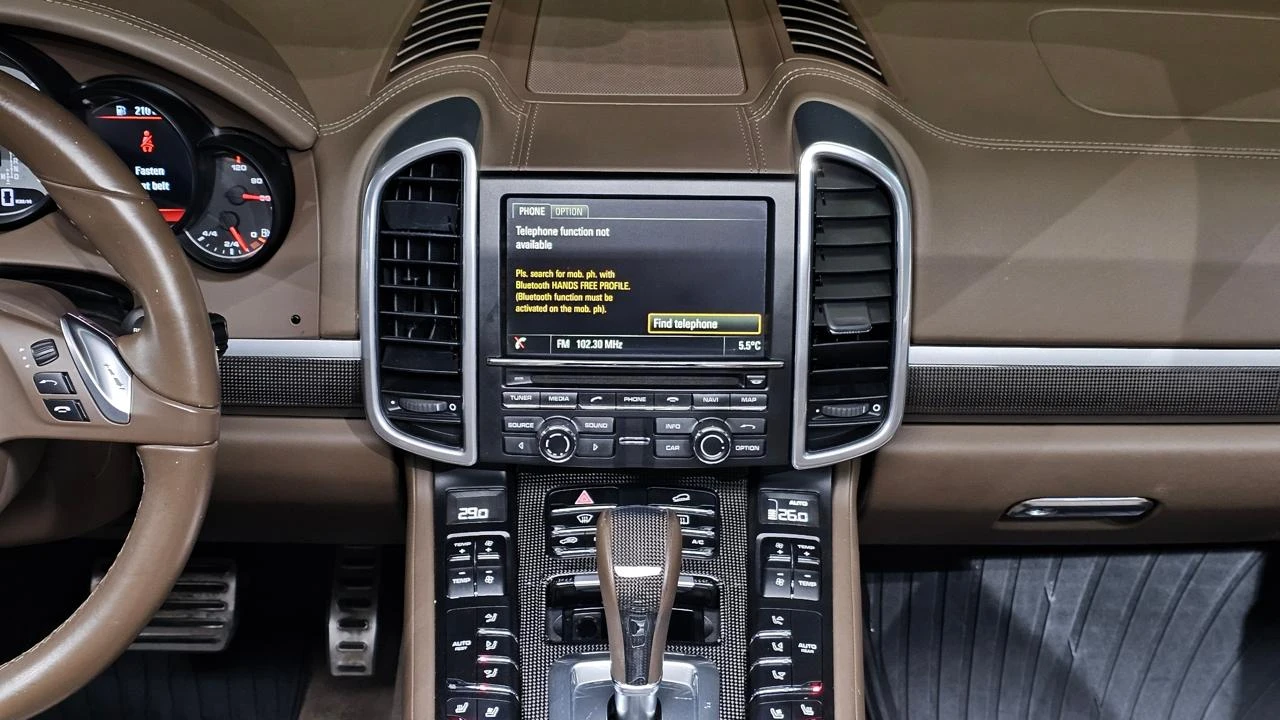 Porsche Cayenne 4.2S Diesel* Обдухване* Bose* Въздух* Пано, снимка 11 - Автомобили и джипове - 54752749
