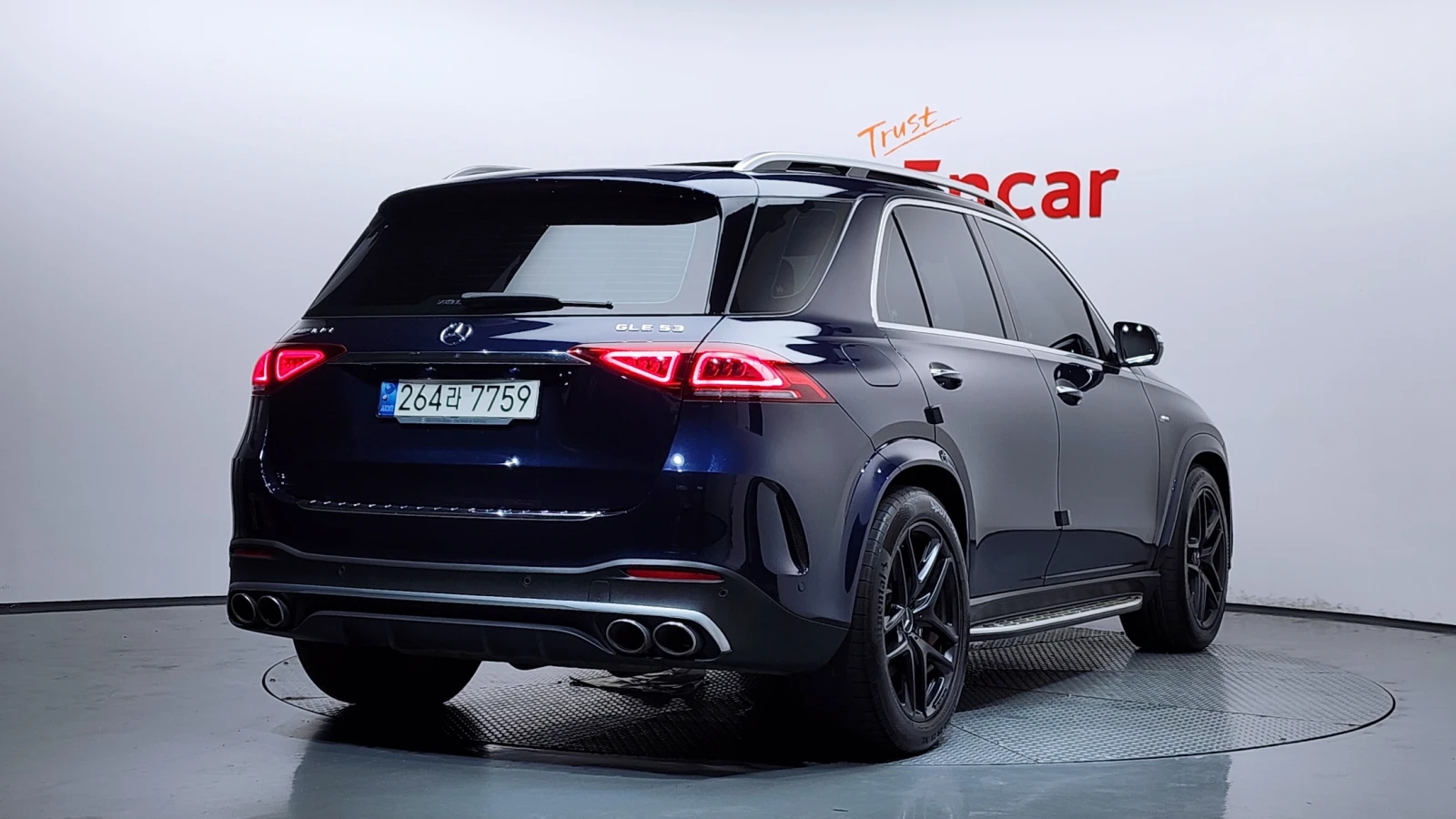 Mercedes-Benz GLE 53 4MATIC 360* ОБДУХ* МАСАЖ* SOFT-CLOSE* HEAD-UP* PANO* КРАЙ, снимка 3 - Автомобили и джипове - 54975292