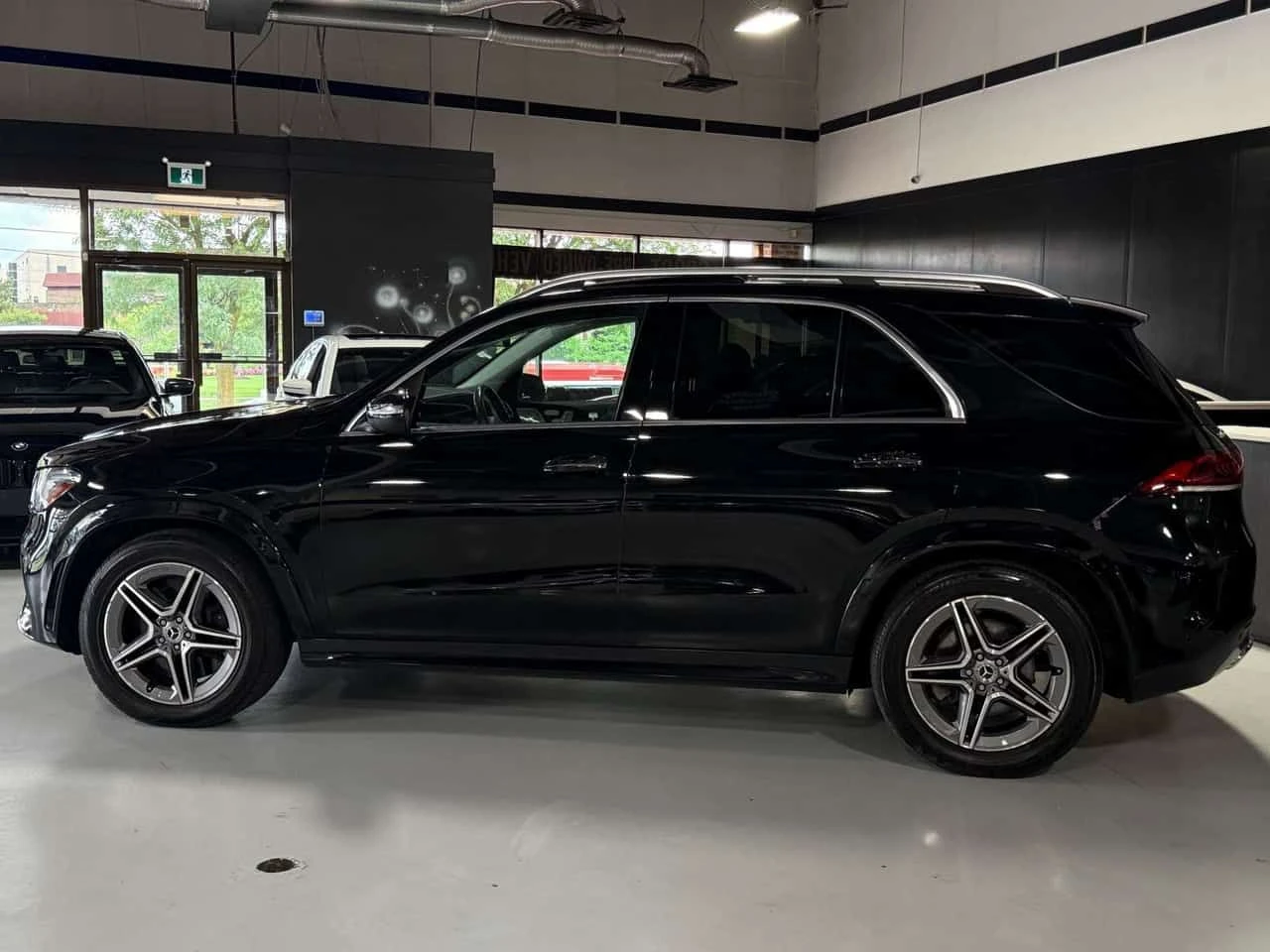 Mercedes-Benz GLE 450 PANO| ПОДГРЕВИ| LANE ASSIST| МЪРТВА ТОЧКА| , снимка 6 - Автомобили и джипове - 55220559