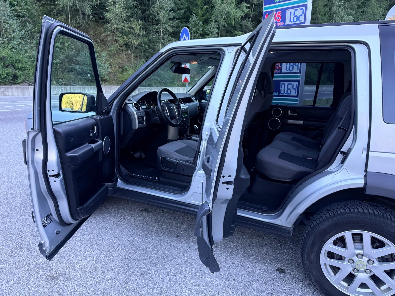 Land Rover Discovery 2.7TDV6* HSE* ИТАЛИЯ* 2КЛЮЧА* , снимка 6 - Автомобили и джипове - 55711707
