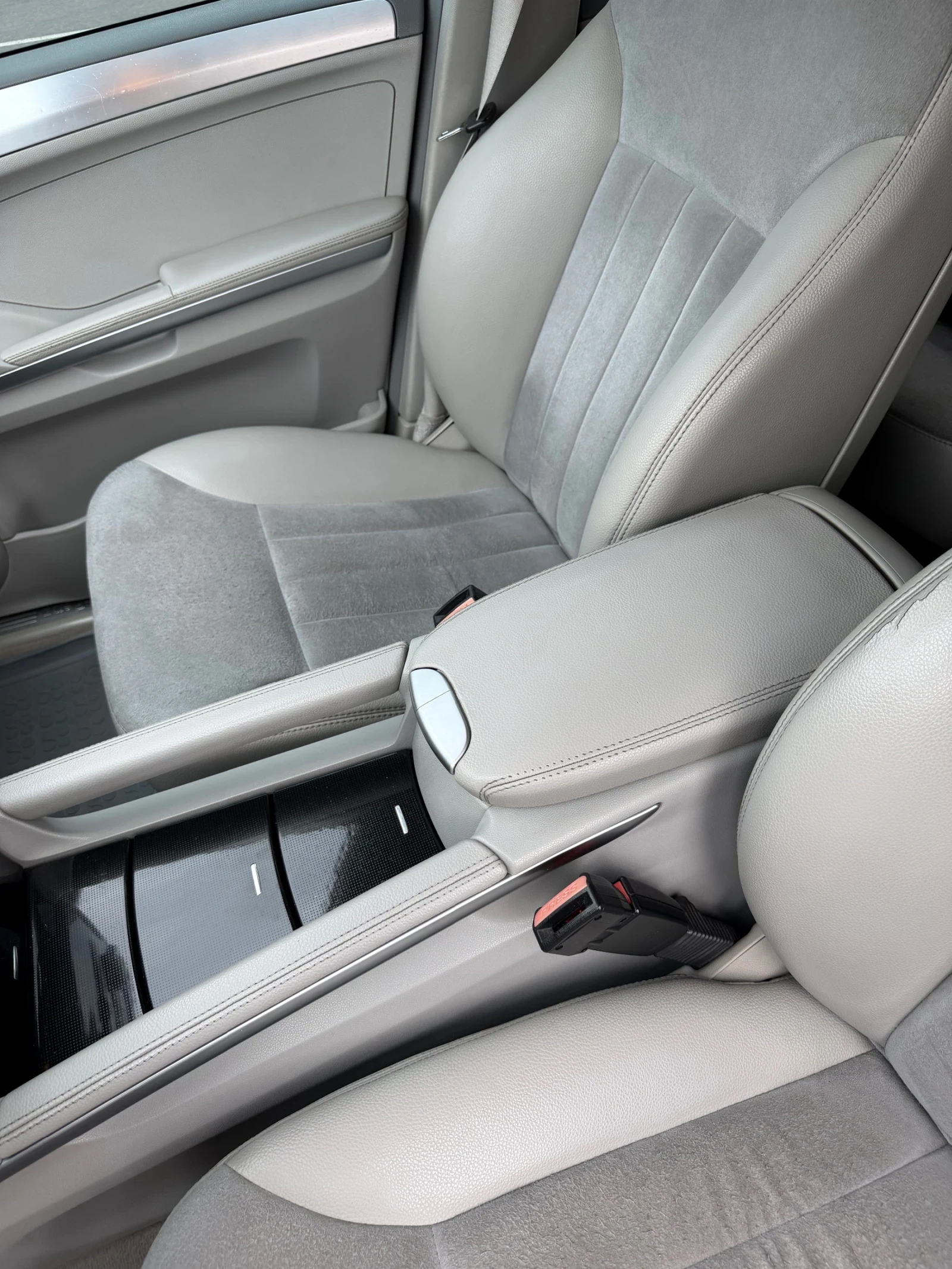 Mercedes-Benz ML 320, снимка 10 - Автомобили и джипове - 56272397