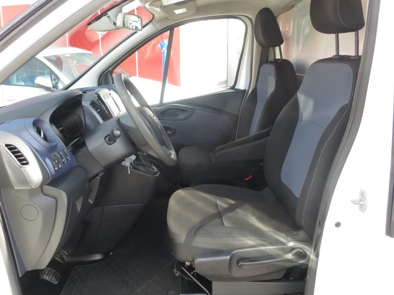 Opel Vivaro 1, 6 BITURBO, снимка 7 - Бусове и автобуси - 40884228