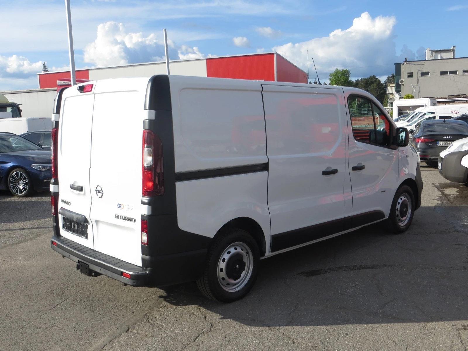 Opel Vivaro 1, 6 BITURBO - изображение 4