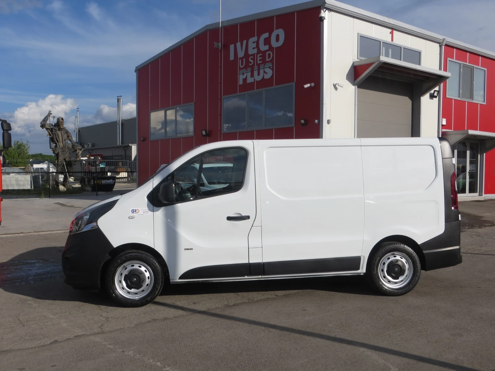 Opel Vivaro 1, 6 BITURBO - изображение 2