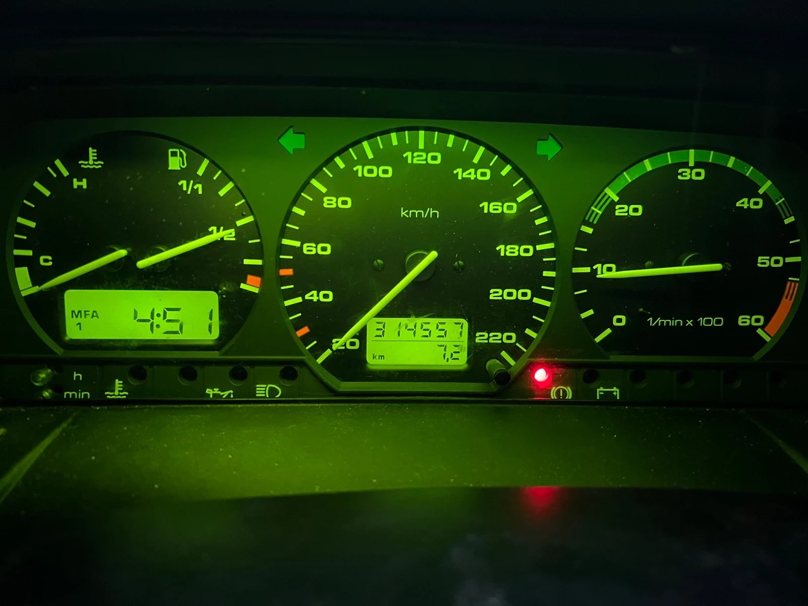 VW Multivan, снимка 4 - Бусове и автобуси - 56510733