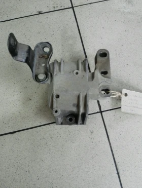 Тампон мотор Фолксваген Голф 5 2.0TFSI