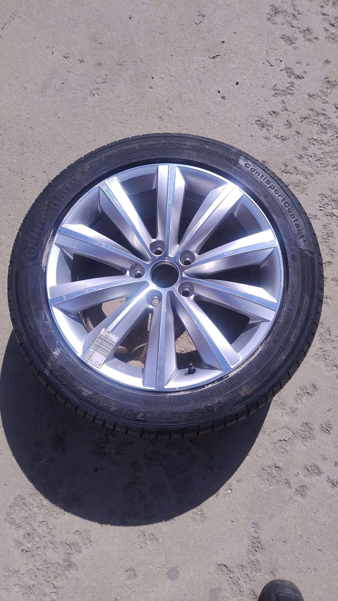 Гуми с джанти Continental 235/45R17