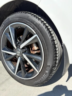 Toyota Auris, снимка 11