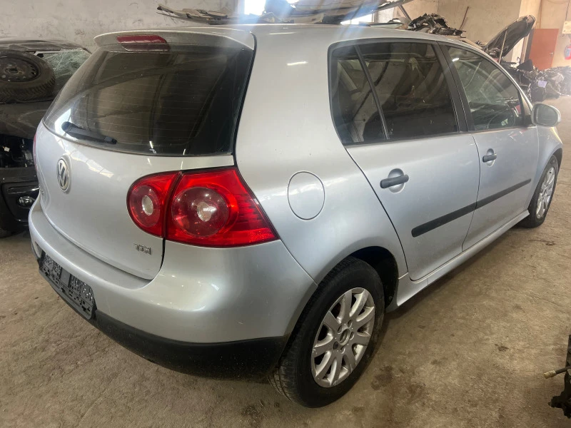 VW Golf 1.9TDI, снимка 5 - Автомобили и джипове - 45933492