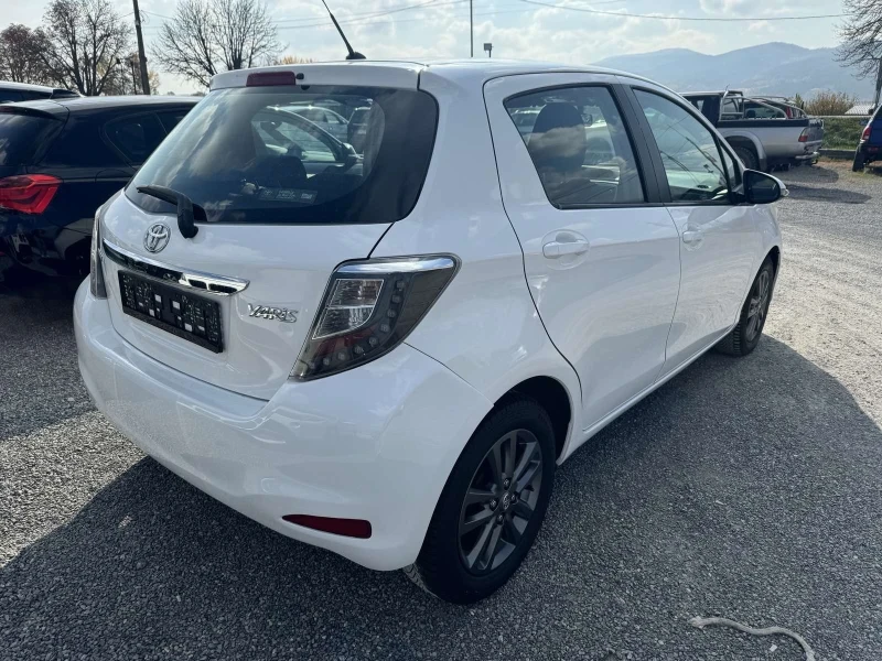 Toyota Yaris, снимка 13 - Автомобили и джипове - 47978351