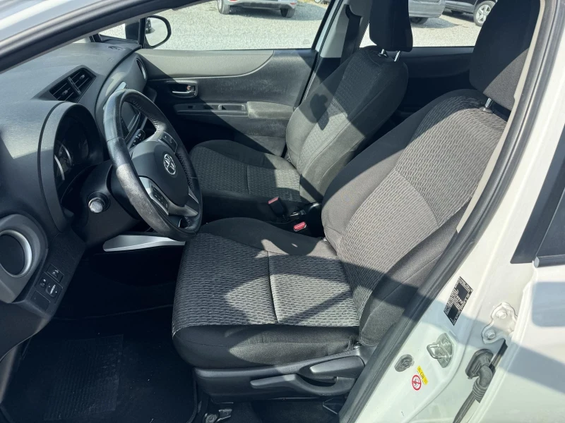 Toyota Yaris, снимка 12 - Автомобили и джипове - 47978351