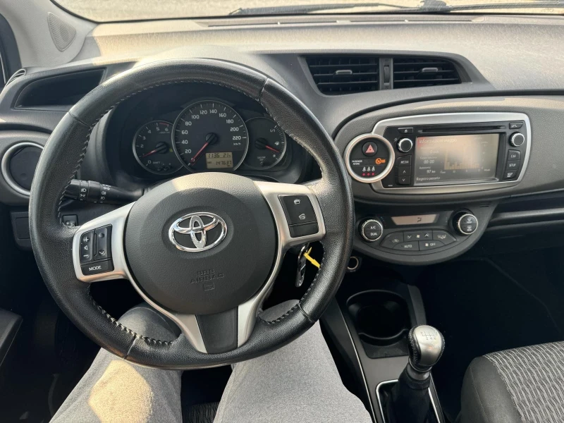 Toyota Yaris, снимка 14 - Автомобили и джипове - 47978351