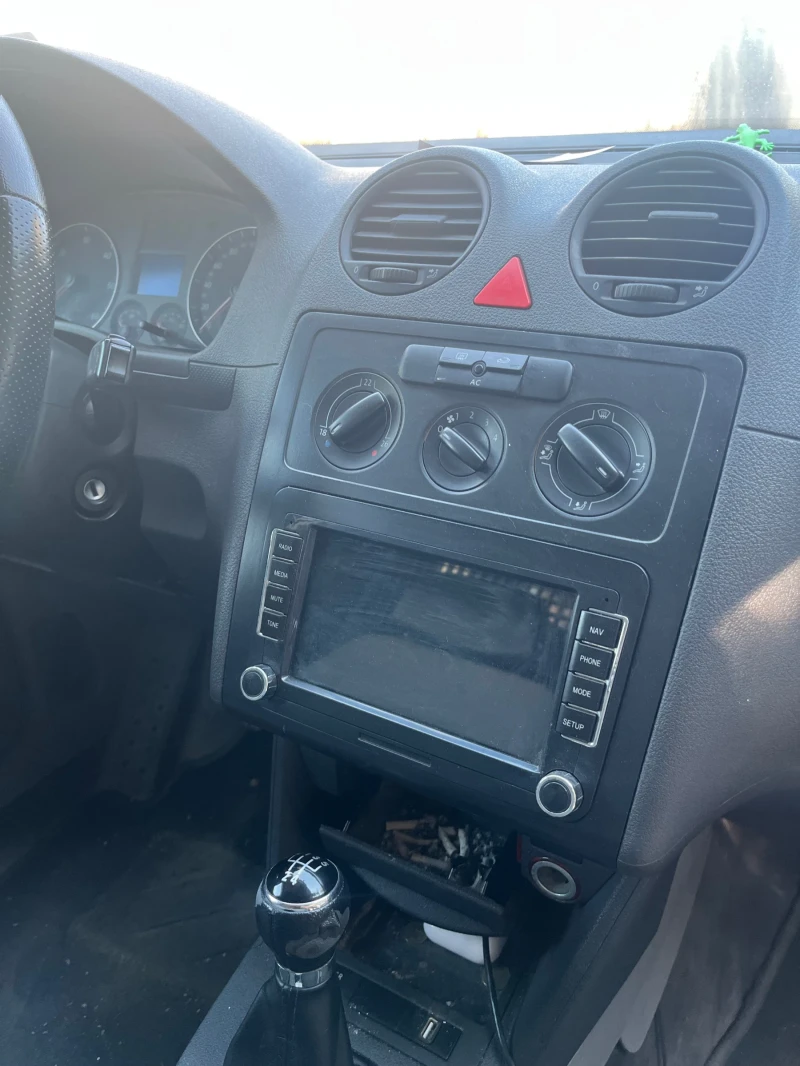 VW Caddy 1.9 tdi, снимка 6 - Автомобили и джипове - 51923272