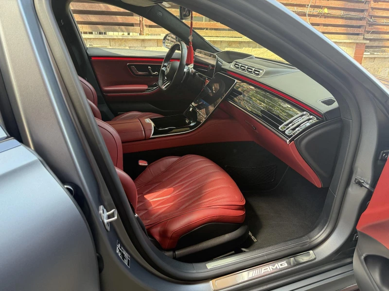 Mercedes-Benz S 63 AMG E Performance* FULL* HUD* Burm* First class* Execu, снимка 11 - Автомобили и джипове - 51756672