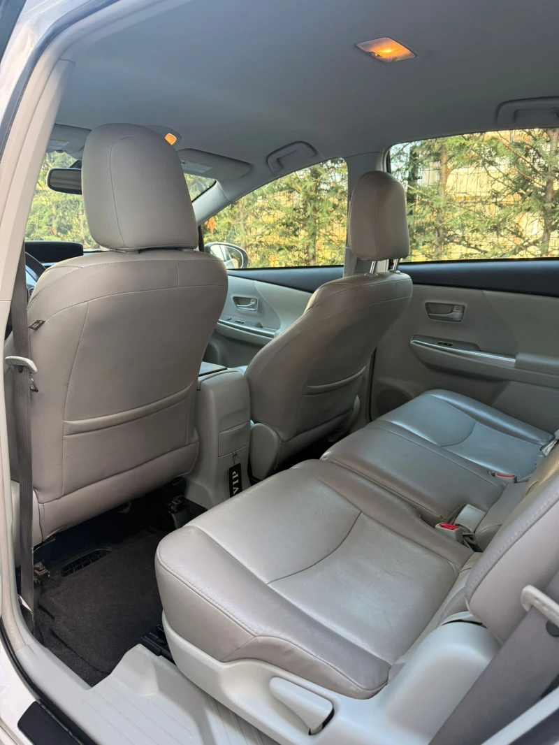 Toyota Prius 1.8 hybrid Комби, снимка 6 - Автомобили и джипове - 53107042