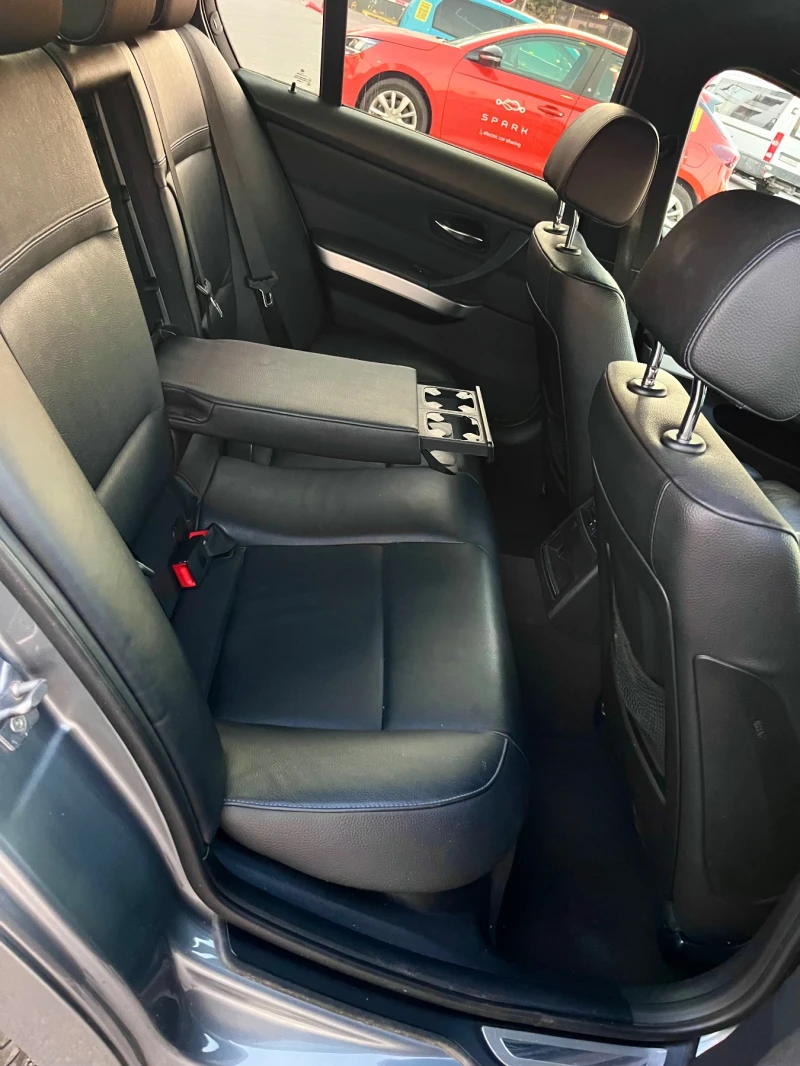 BMW 318 Facelift * LCI* Full M pack, снимка 12 - Автомобили и джипове - 52117344