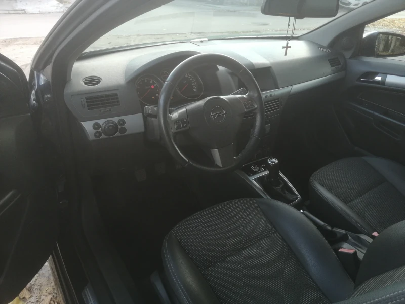 Opel Astra GTC OPC Line, снимка 8 - Автомобили и джипове - 52595981