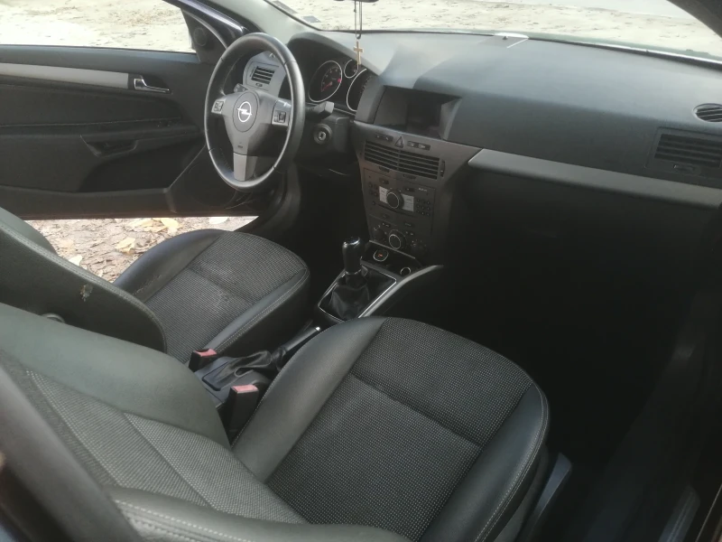 Opel Astra GTC OPC Line, снимка 9 - Автомобили и джипове - 52595981