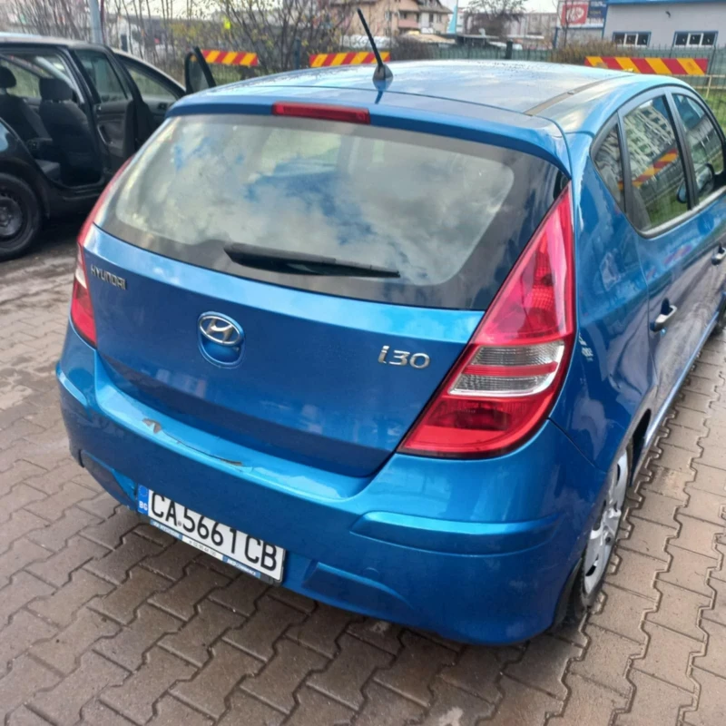 Hyundai I30 1.4 gaz/benzin, снимка 10 - Автомобили и джипове - 52792578