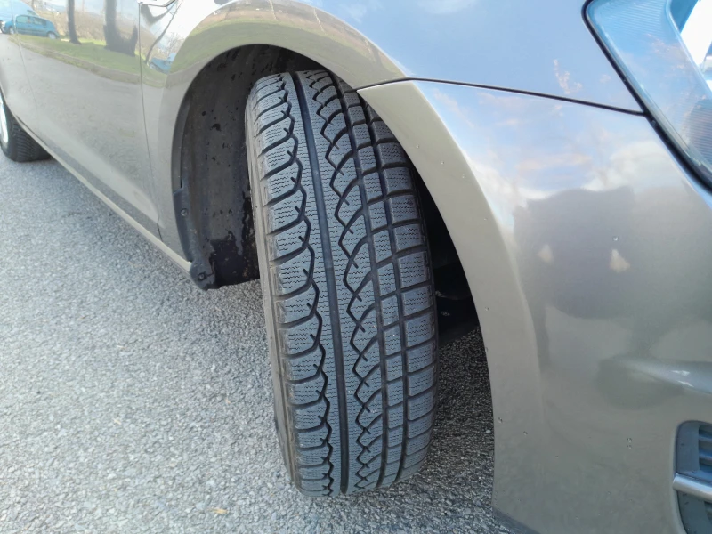 VW Golf 1.6 TDI 110 kc, снимка 10 - Автомобили и джипове - 52912854