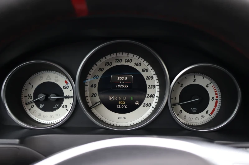 Mercedes-Benz E 350 CDI AMG Coupe Full dist.Plus обдухване панорама, снимка 13 - Автомобили и джипове - 53297669
