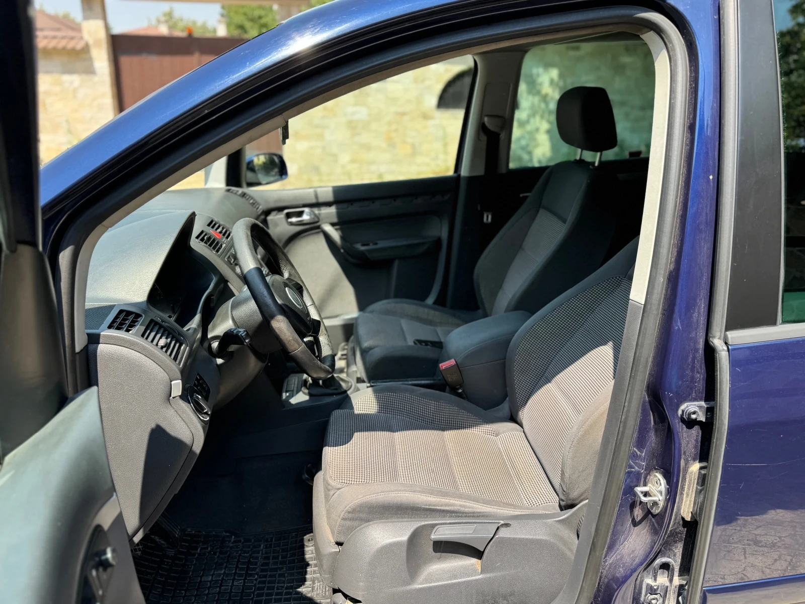 VW Touran 2.0TDI - изображение 3