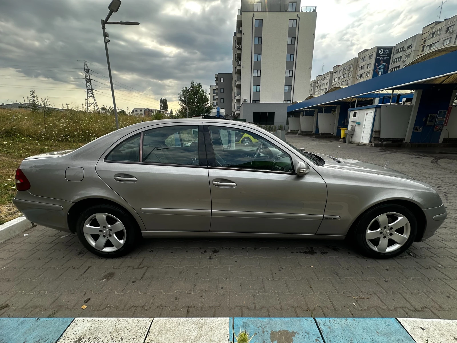 Mercedes-Benz E 220  - изображение 5