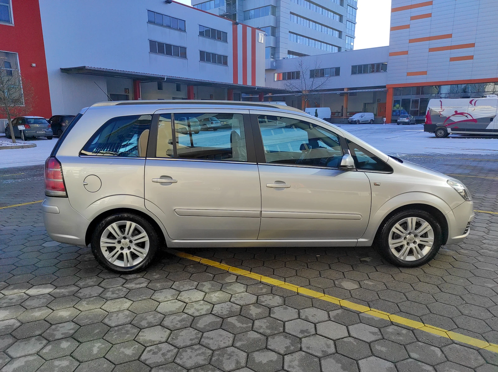 Opel Zafira  - изображение 7