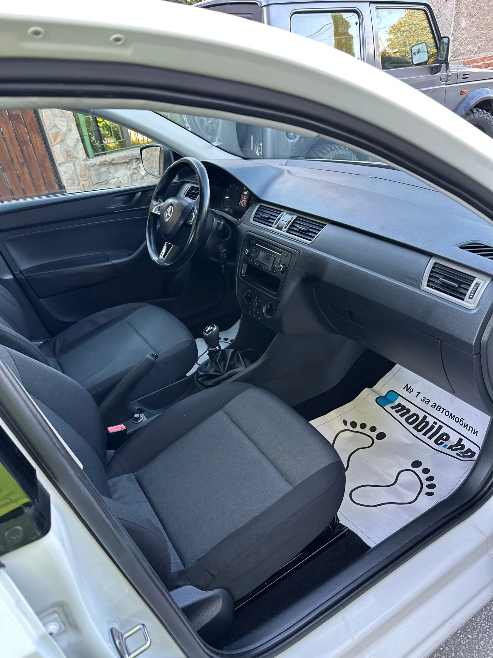 Skoda Rapid 1.2i 105к.с - изображение 10
