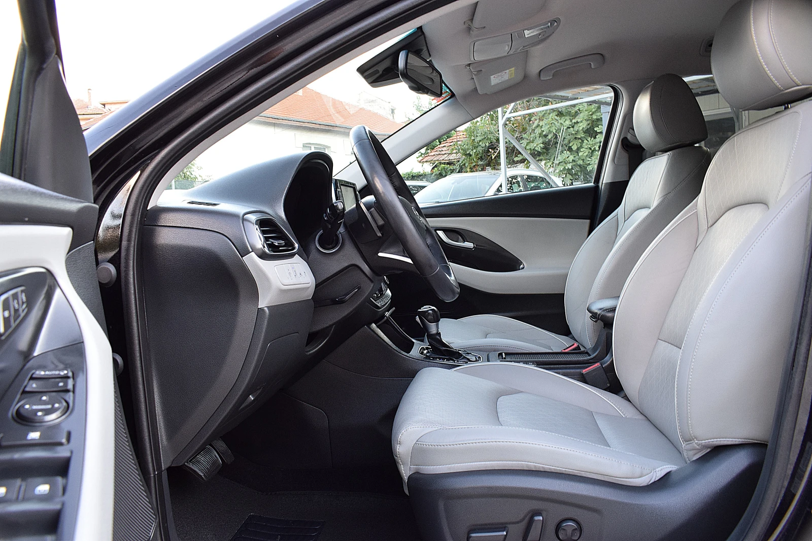 Hyundai I30 1.6ШВЕЙЦАРИЯ-ДИСТРОНИК/КОЖА/НАВИ/LANE ASSIST/BLISS - изображение 7